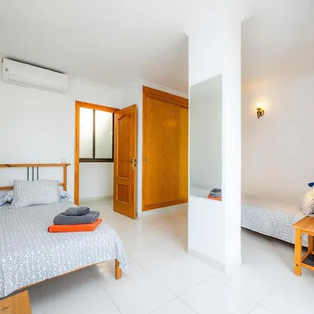 Atico Roger De Flor *