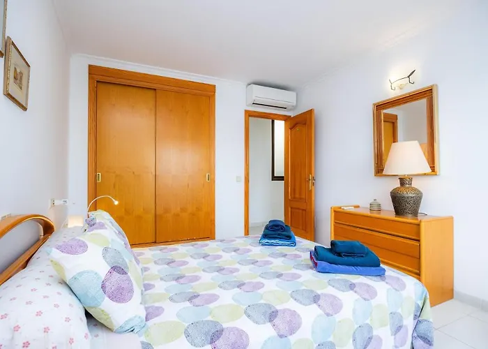 Atico Roger De Flor 포엔샤